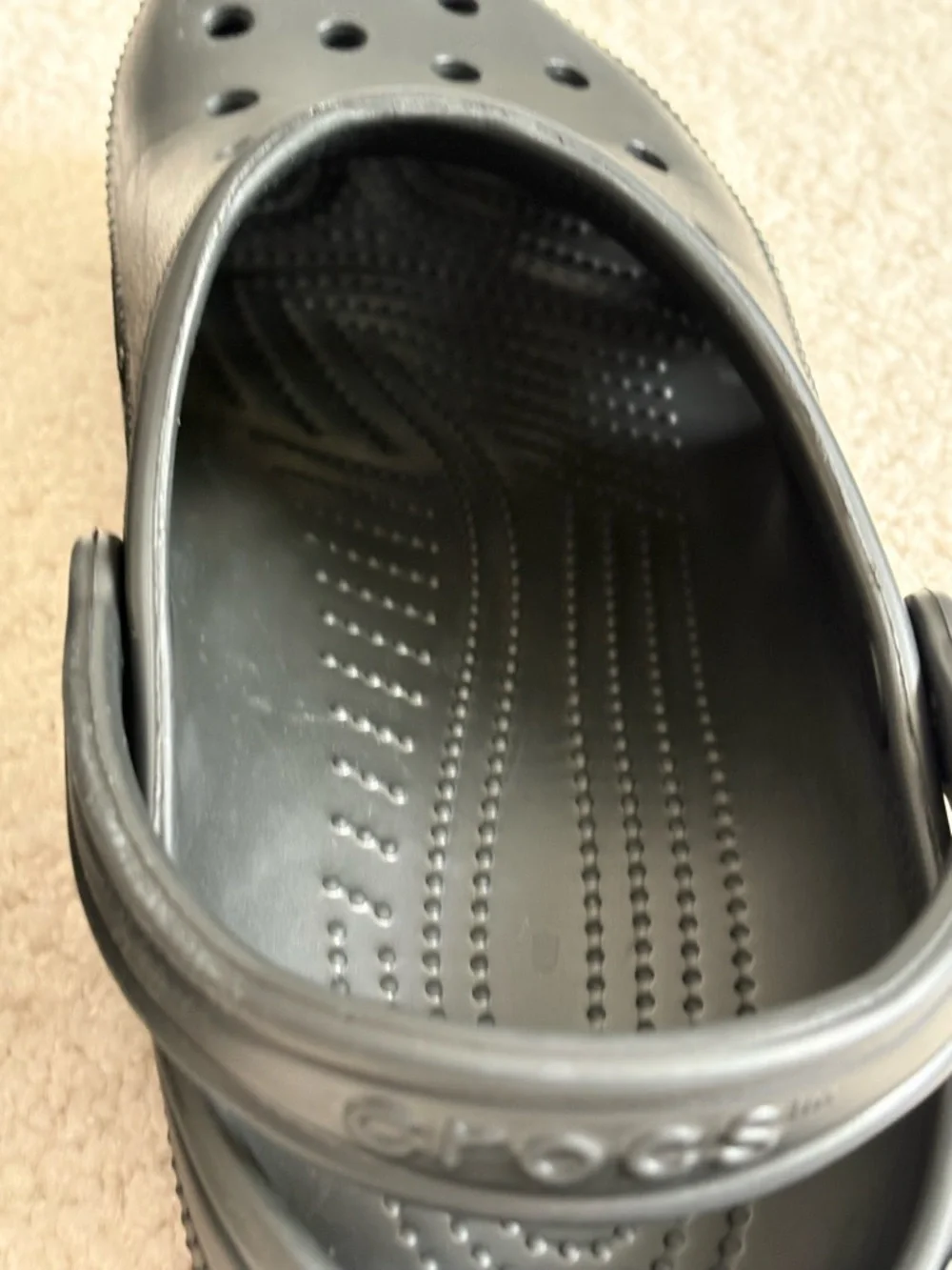 CROCS Classic Clog in Black excellent condition - Picture 7 of 9